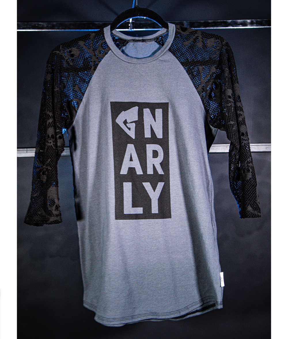 Gnarly Block-Skull Sleeve -XS